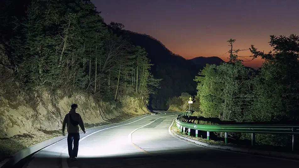 Lumens vs Candela: What Australian Flashlight Buyers Need to Know