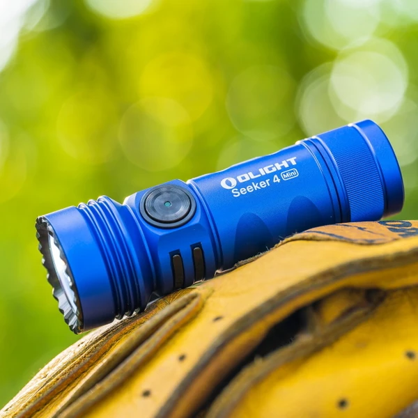 Olight Seeker 4 Mini 1200 Lumens Mini EDC Torch with White