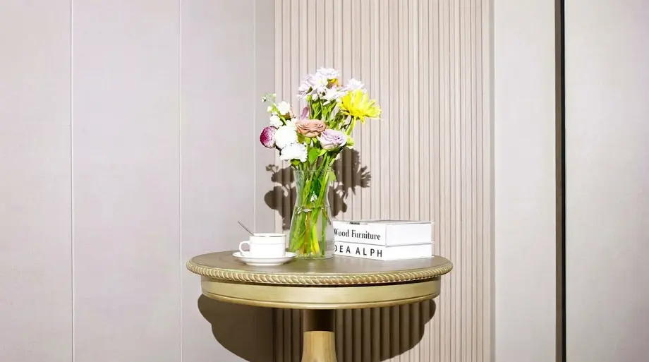 Best Torch for Home Use by Older Adults: Bedside, Docks and Blackouts
