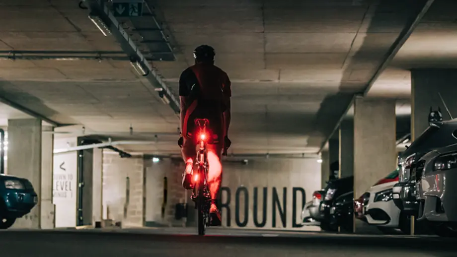 Bike Light for Night Commutes on Shared Paths: Glare Etiquette, Mounts