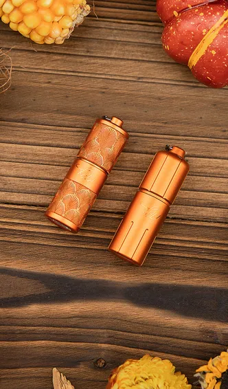 Olight iTHX (シルバー＆オレンジ)他オーライトアイテム等5個セット Olight iTHX Pumpkin Orange Keychain Light- Olight Australia