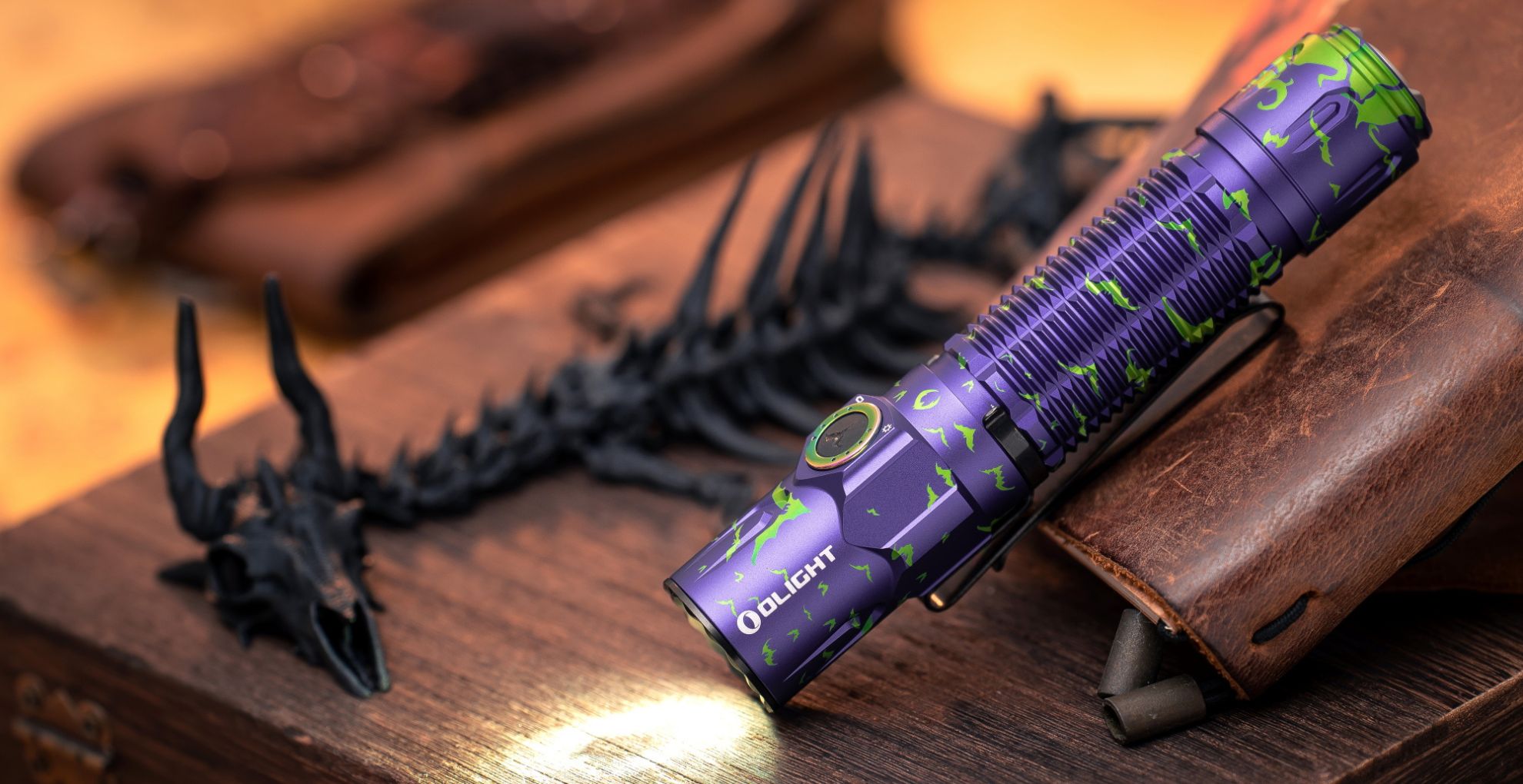 オーライト　Olight Warrior 3S 24ハロウィン 限定品 Amazon.co.jp: OLIGHT(オーライト) WARRIOR 3S 懐中電灯 2300
