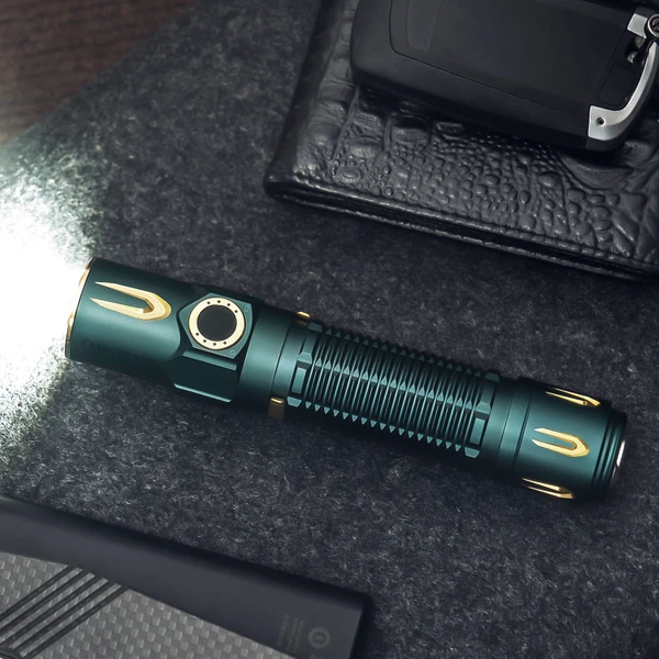 オーライト　Olight Warrior 3S 2300ルーメン　ブラック Amazon.com: OLIGHT Warrior 3S 2300 Lumens Rechargeable