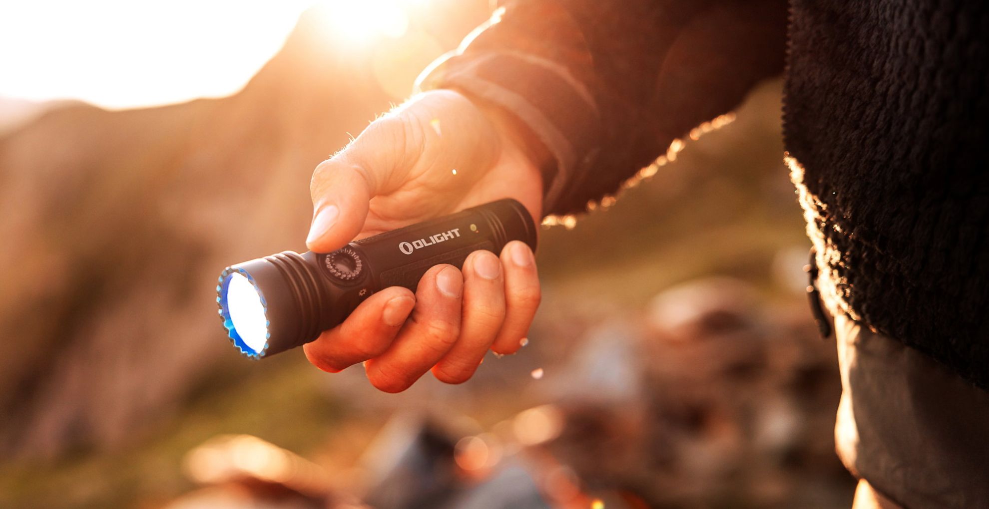 Looking For a Good Hand Held Torch? Here's What to Look For